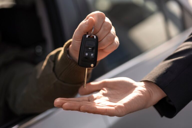 Entrega de llaves de un coche